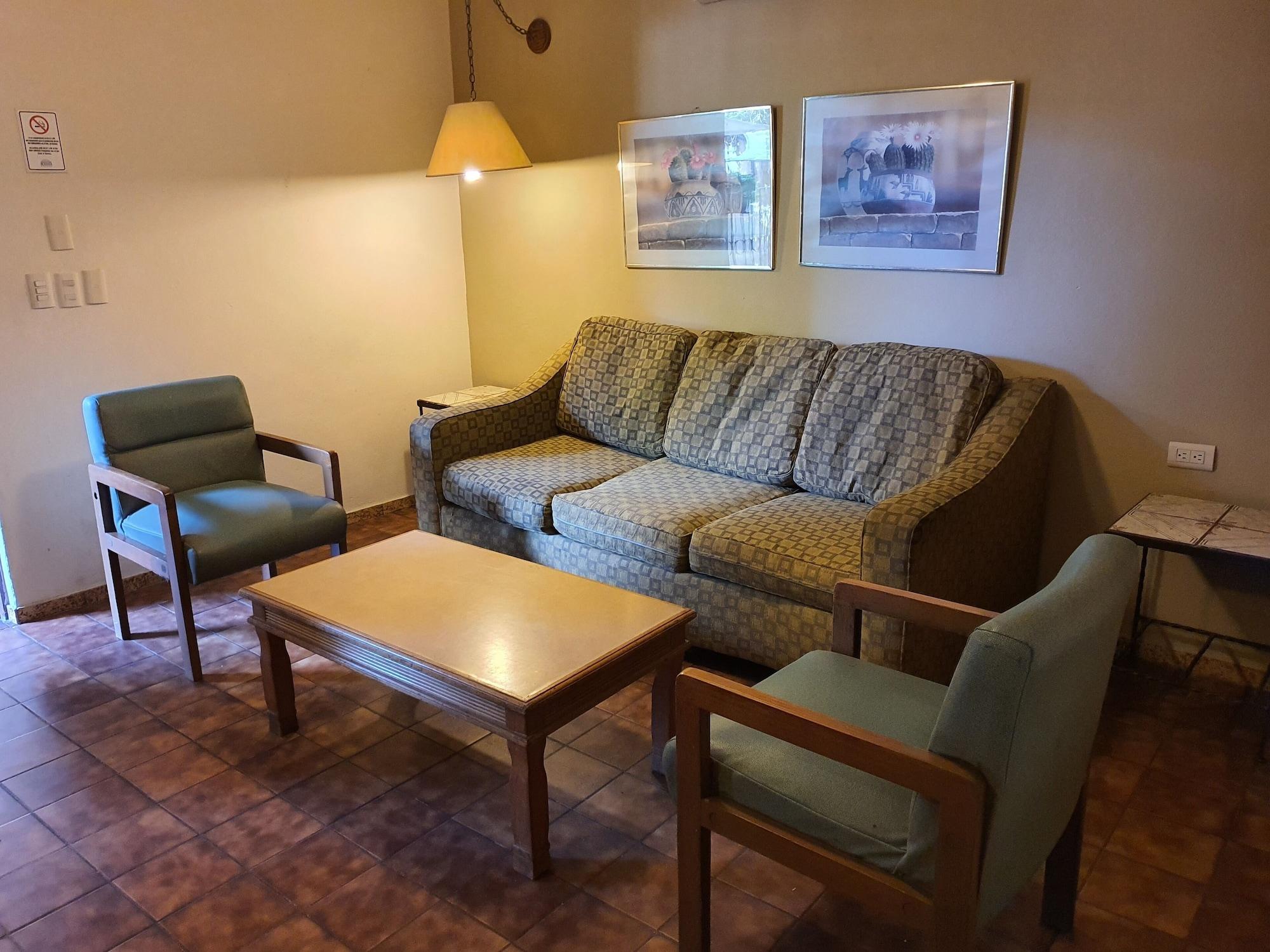 Kino Hotel 2*