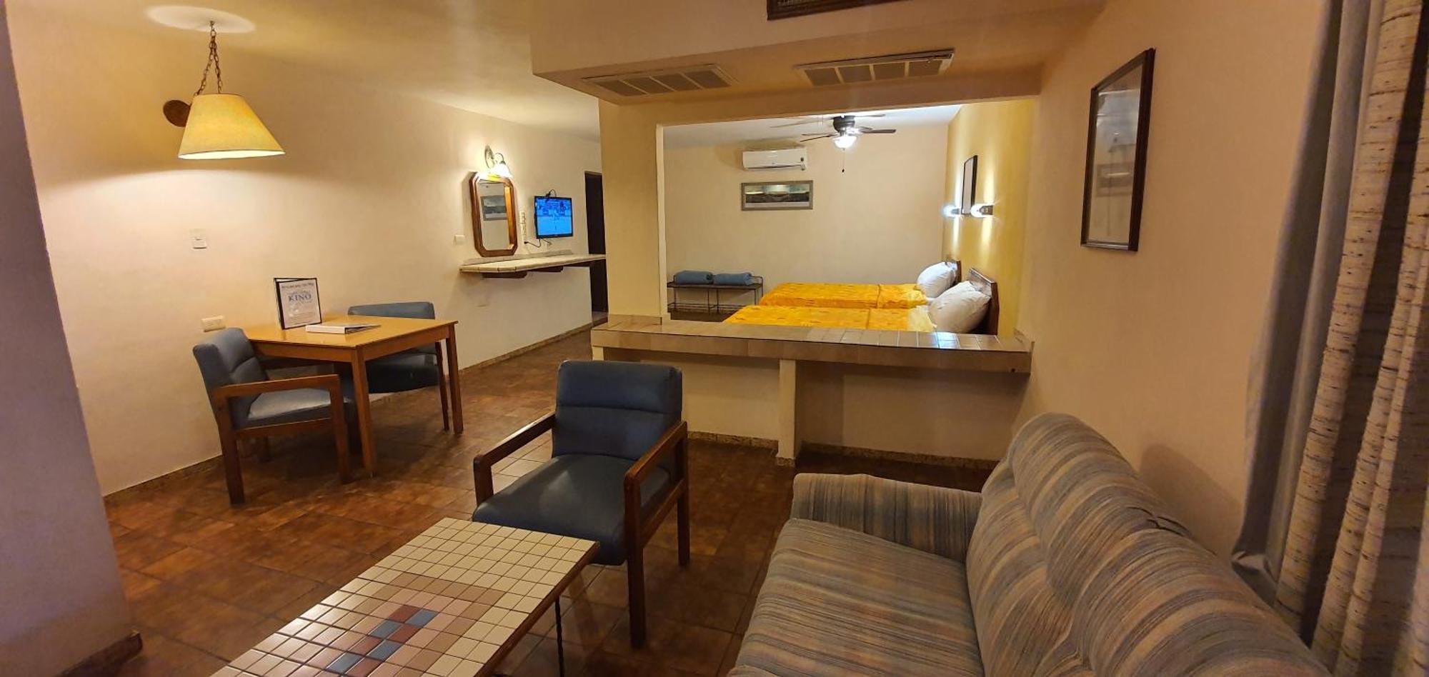 Hotel Kino 2*