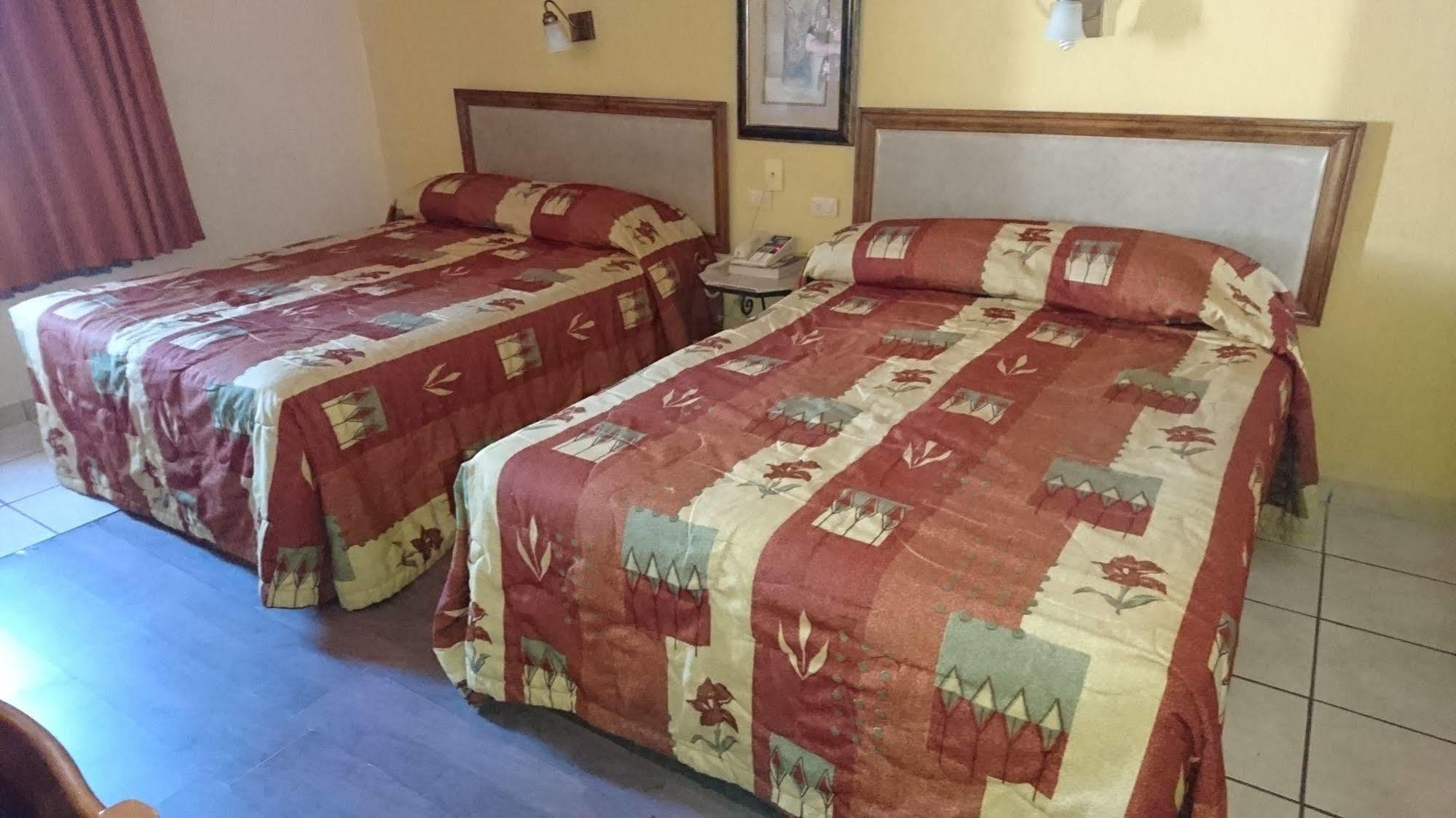 Kino Hotel 2*